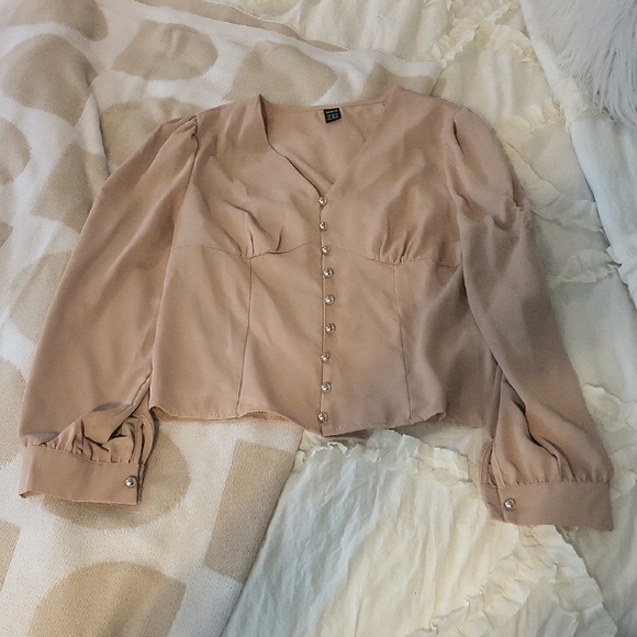 SHEIN Tops - NWOT💃 SHEIN Beige Button-Up Blouse